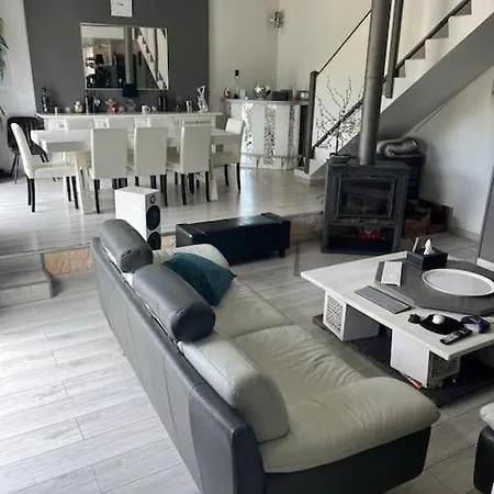 Jolie 180 M2 6 Pers Piscine Clim Villa